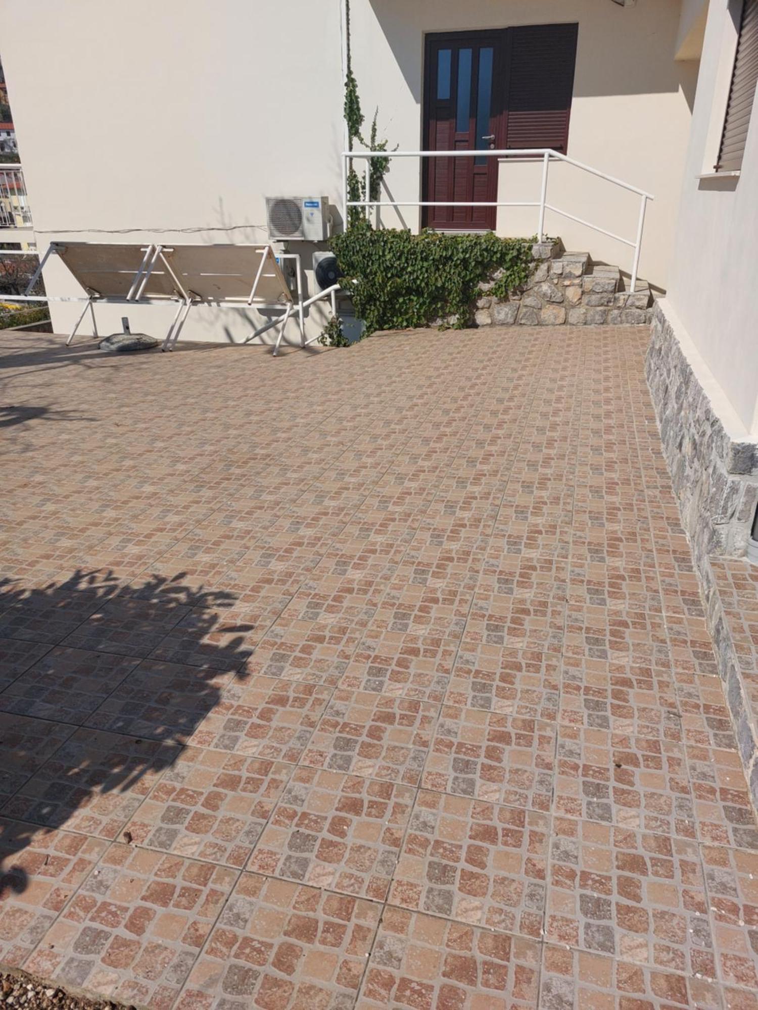 Kadmen Apartman Ika