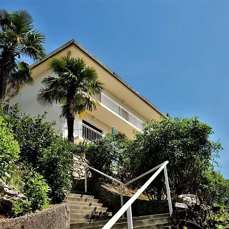Apartmani Kadmen Ika Exterior photo