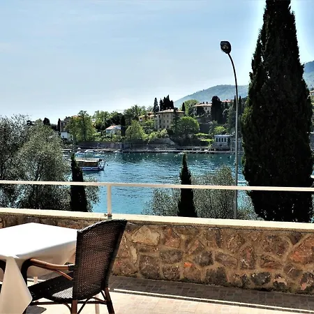 Apartmani Kadmen Ika Exterior photo